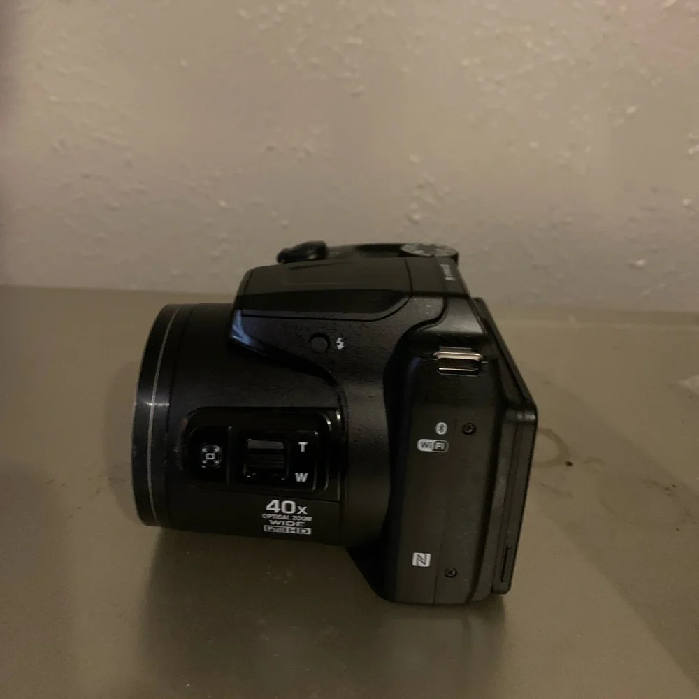 This is a Nikon Coolpix B500 in the color black